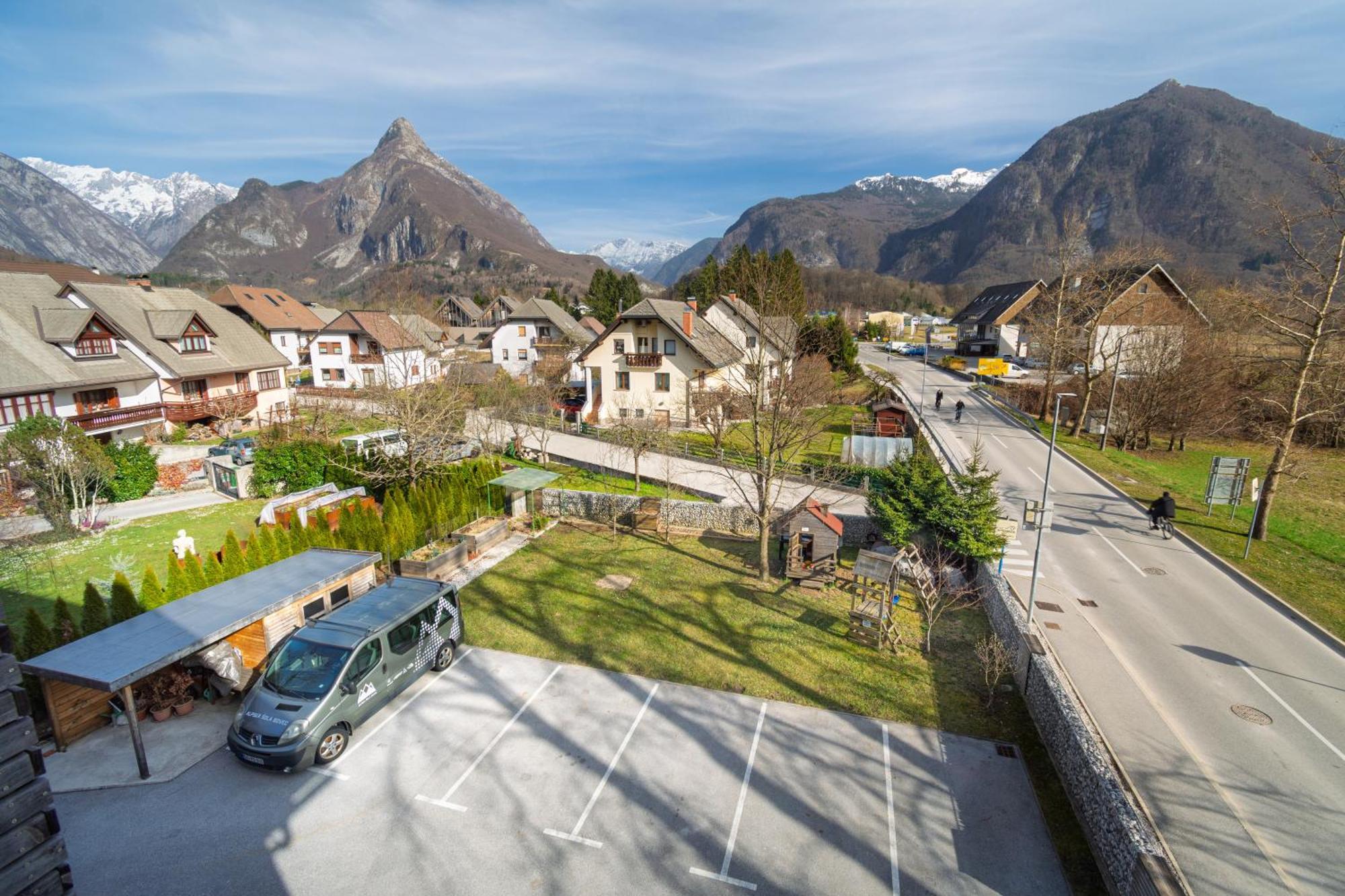 Apartments Skok With Rafting And Free Parking Бовец Екстер'єр фото