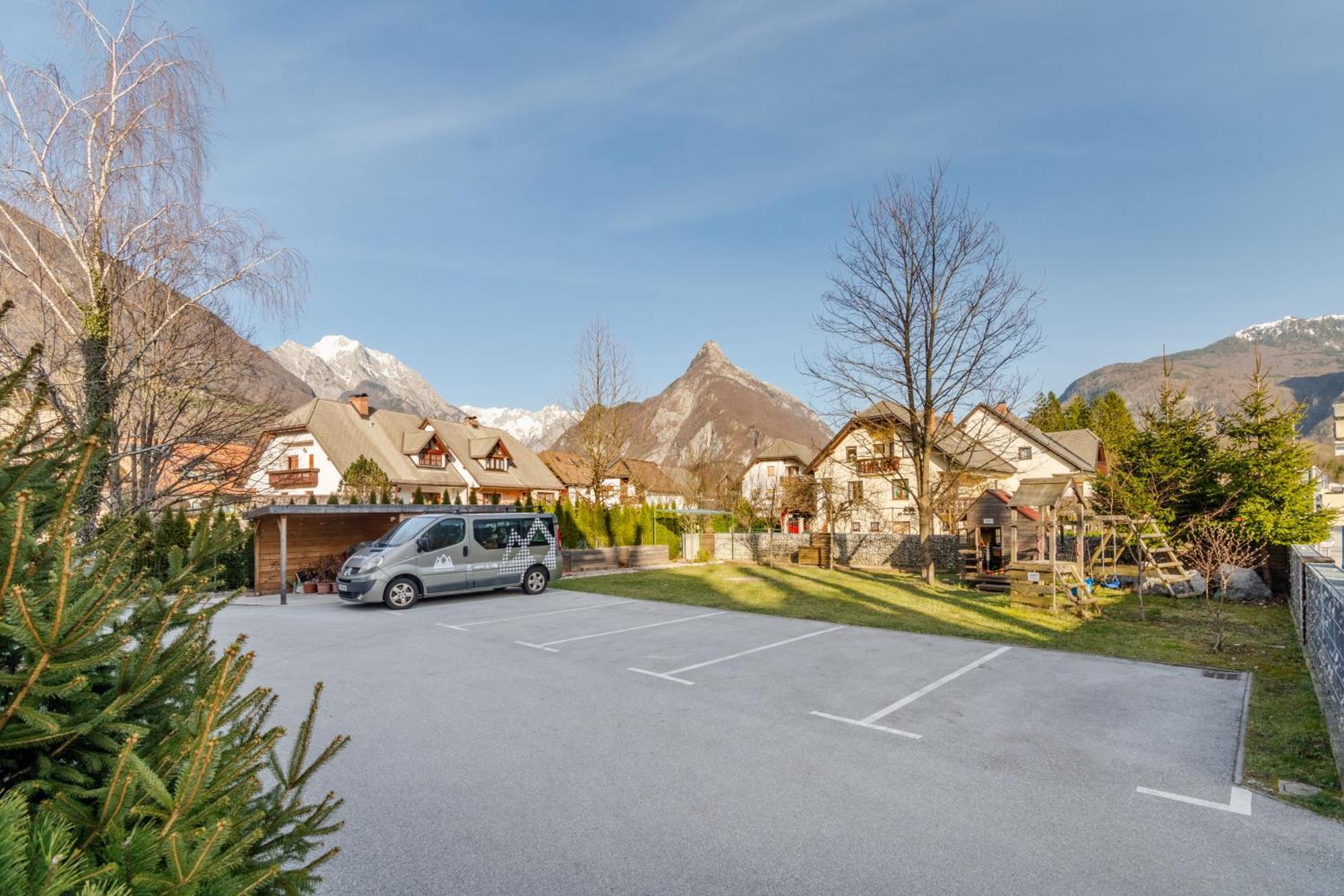 Apartments Skok With Rafting And Free Parking Бовец Екстер'єр фото