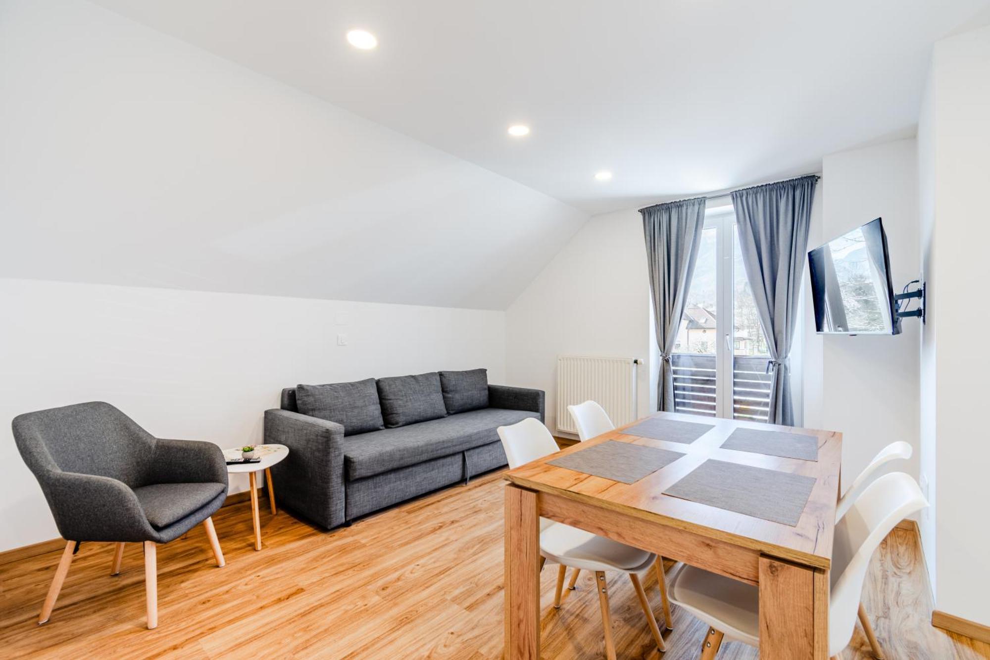 Apartments Skok With Rafting And Free Parking Бовец Екстер'єр фото